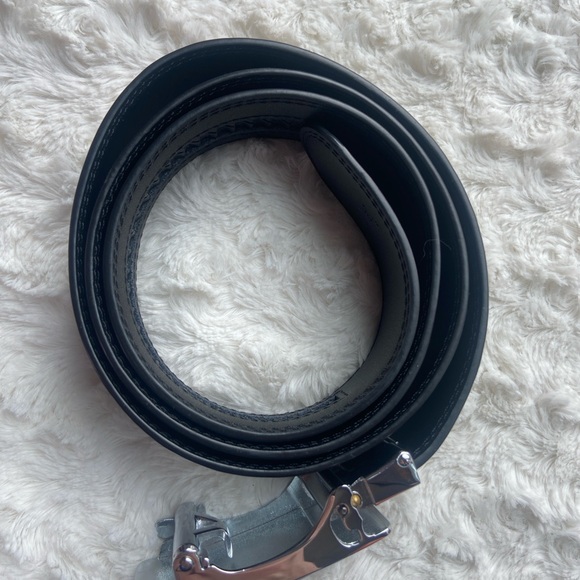 Hickok black leather belt and buckle Sz 36-42 gorgeous buckle EUC - Picture 10 of 11